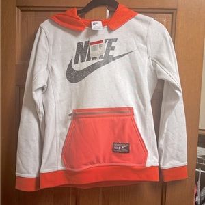 New never worn girls Nike hooded sweatshirt!